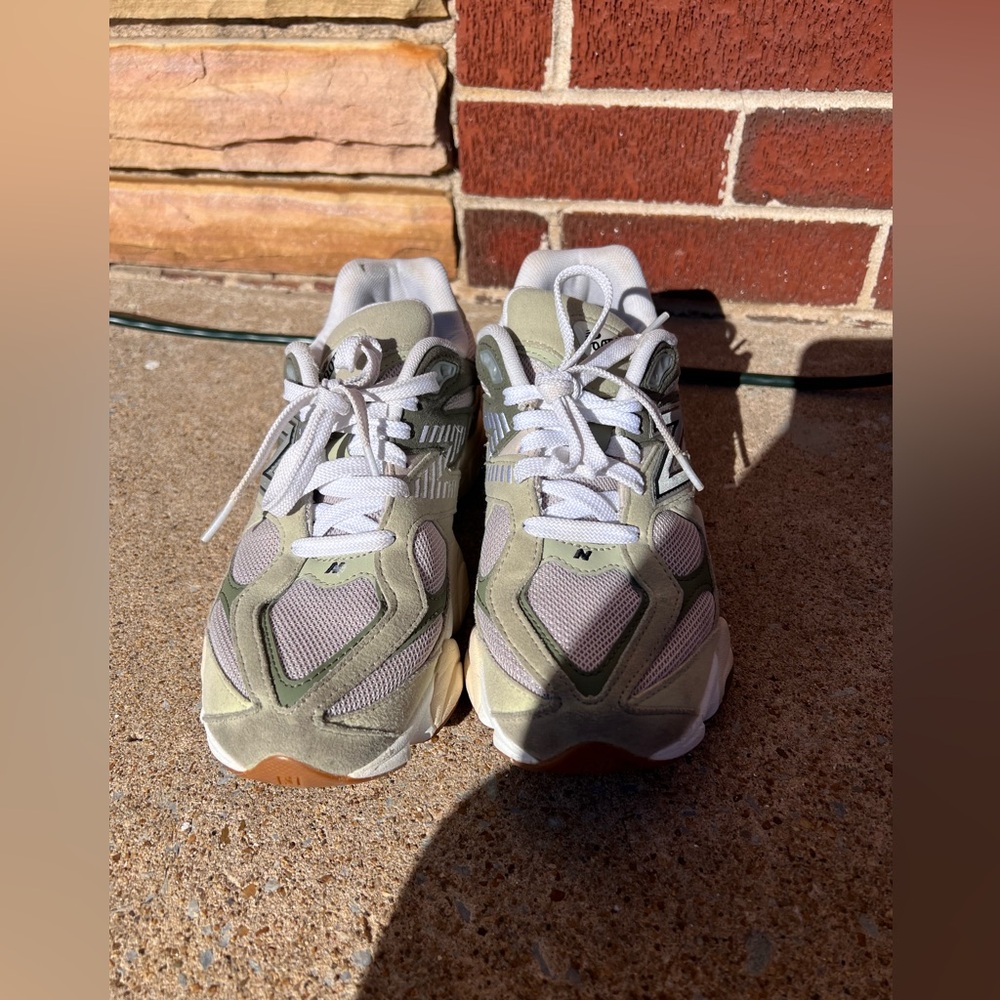 New Balance 9060 shoes - Picture 3 of 10